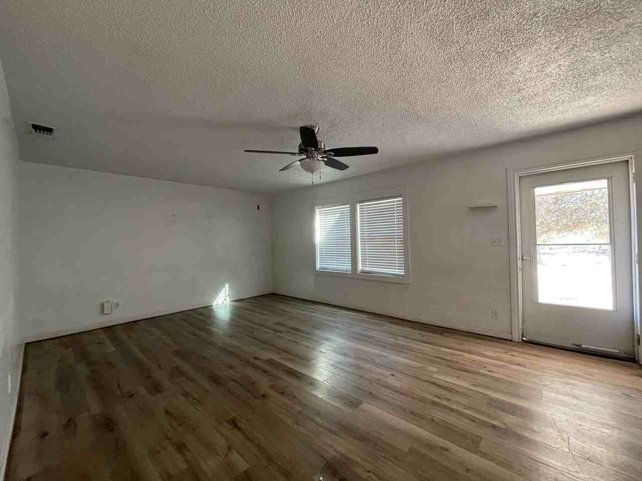 1404 S 14th St - Photo 4 of 19