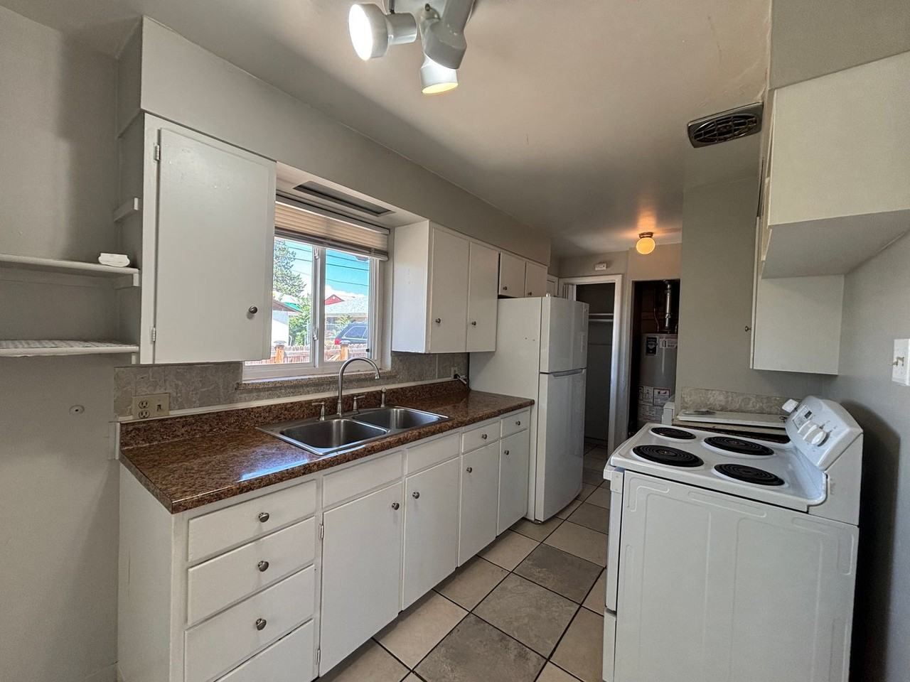 935 Winona Ct - Photo 5 of 14