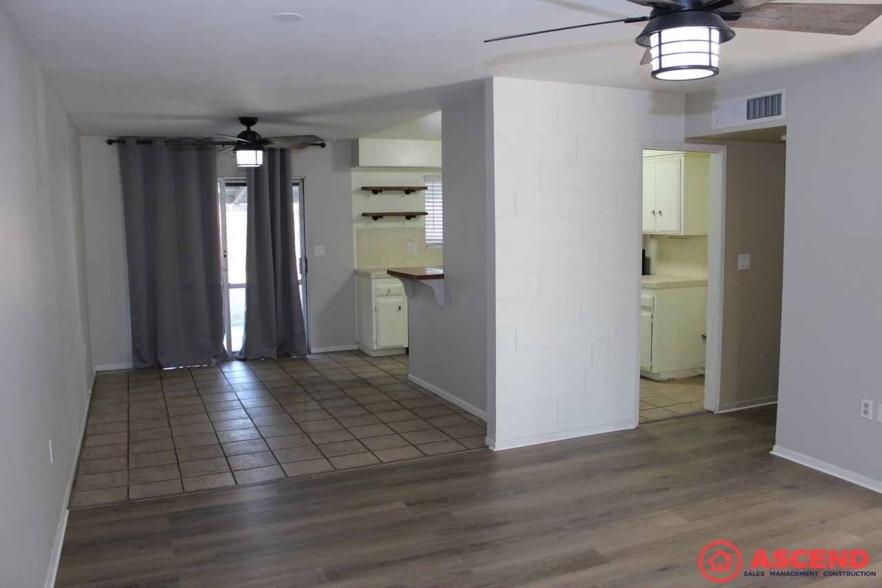 5812 Daggett Ave - Photo 3 of 7
