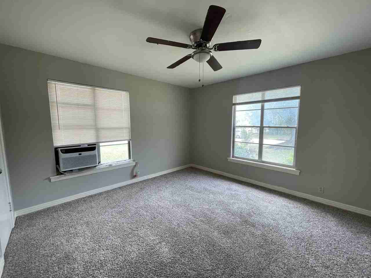 815 Dugan St - Photo 5 of 8