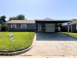 featured image of 609 S Meadow Ln