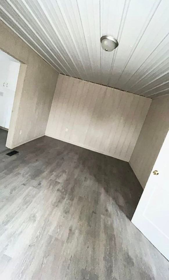 1009 Broadway St - Photo 5 of 8