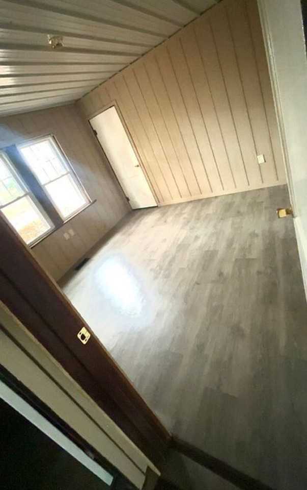 1009 Broadway St - Photo 7 of 8