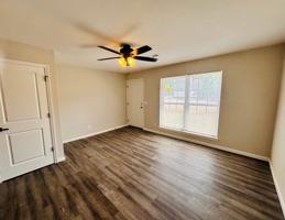 featured image of 101 N Oak St