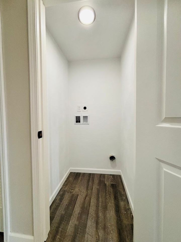 101 N Oak St - Photo 4 of 17