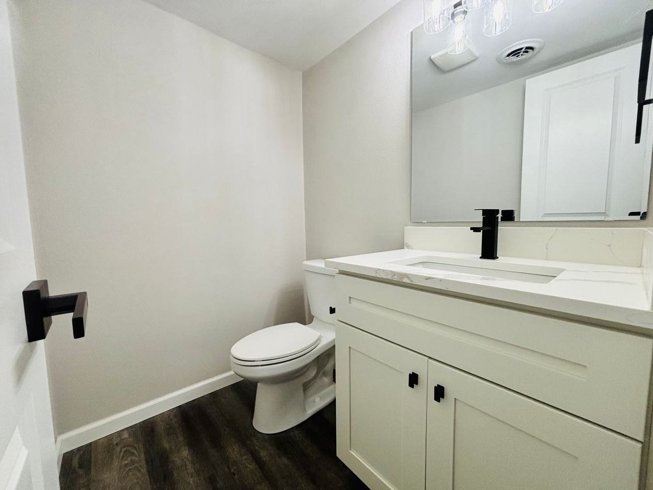 101 N Oak St - Photo 5 of 17