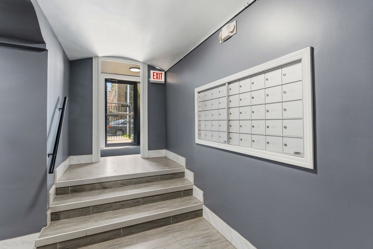 The Winthrop Place - Photo 2 of 5