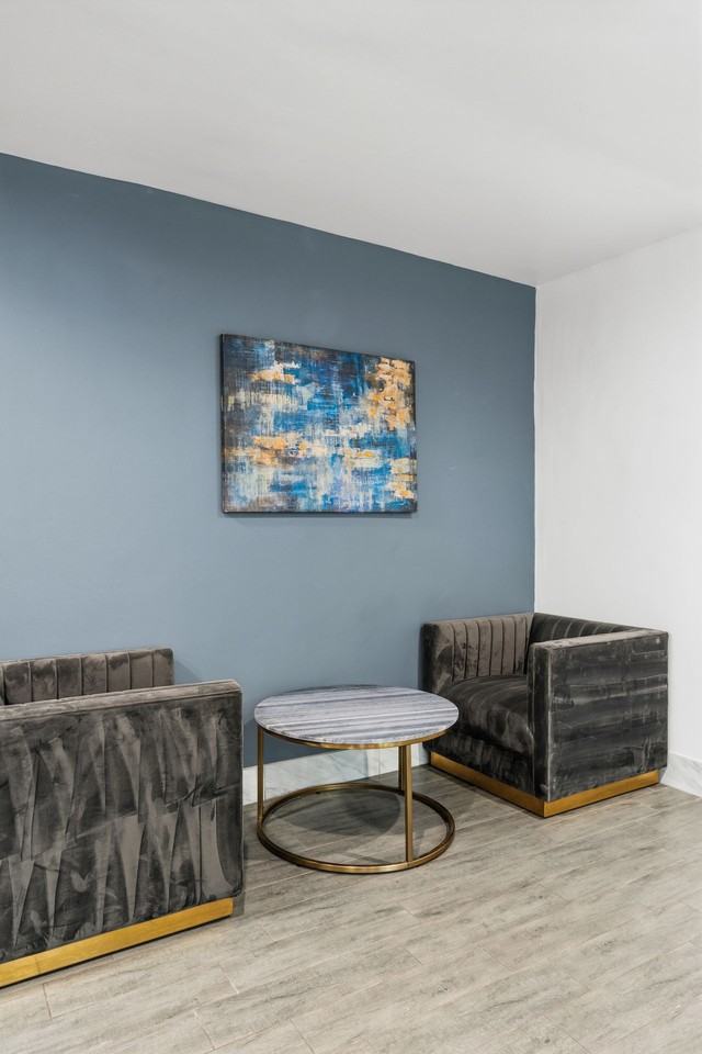 The Winthrop Place - Photo 4 of 5