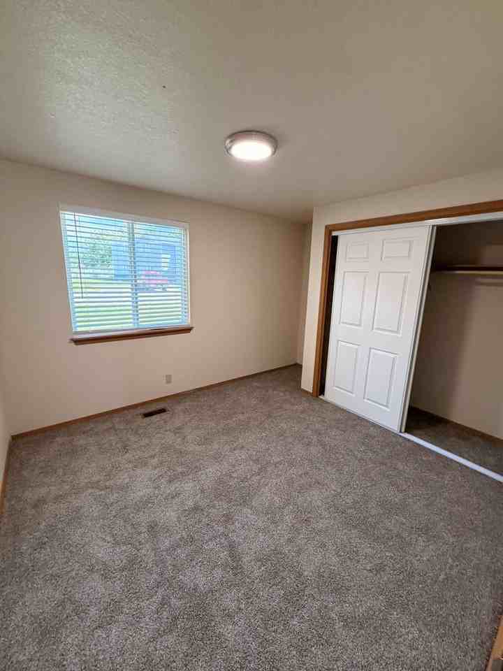 3622 W Rose Hill St - Photo 6 of 14