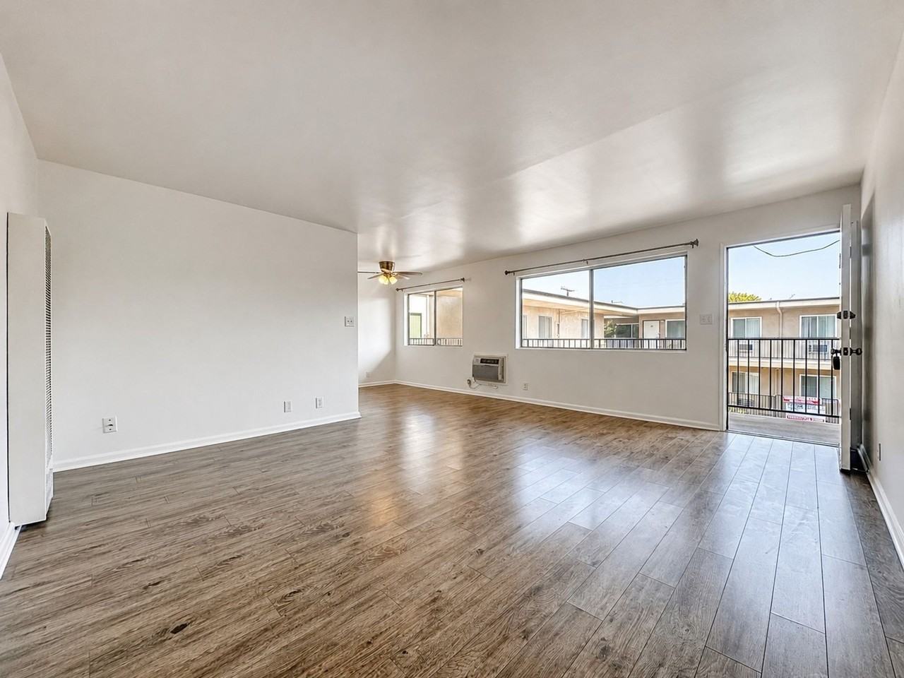Oversized 1 BR with a Pool at 10822 Victory Blvd North Hollywood, CA 91606 - Photo 2 of 10