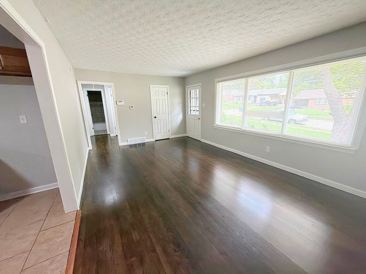 3587 Hallbrook St - Photo 2 of 17