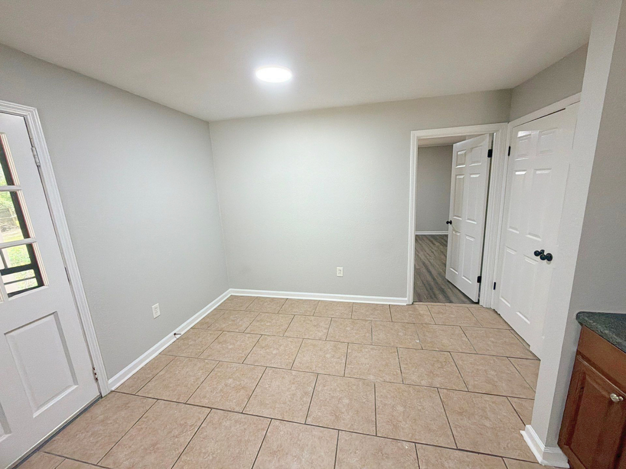 3587 Hallbrook St - Photo 7 of 17