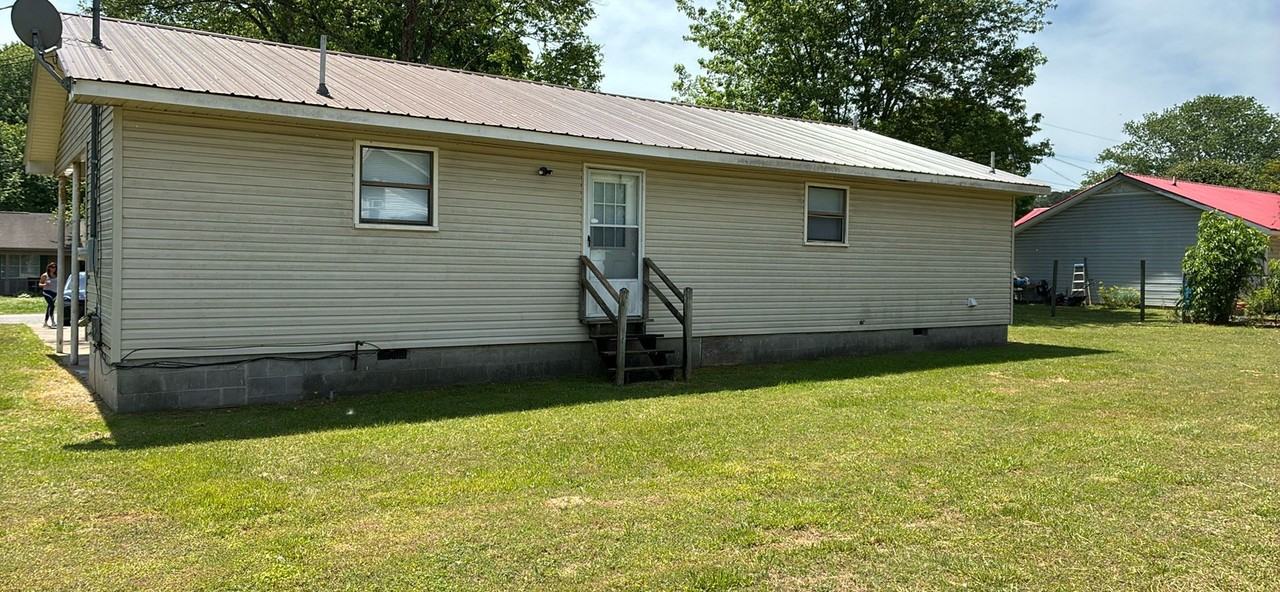 1213 Terry Cir - Photo 2 of 2
