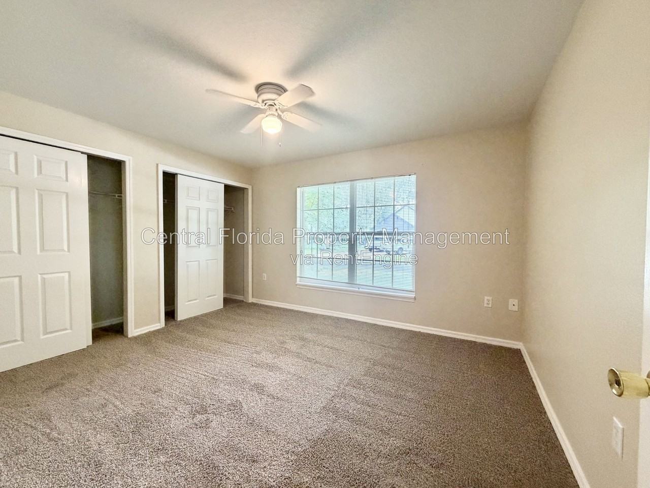 939 Pecan St - Photo 5 of 14