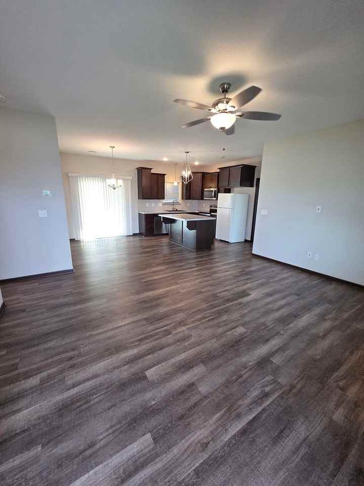 1553 N Aster Cir - Photo 2 of 16