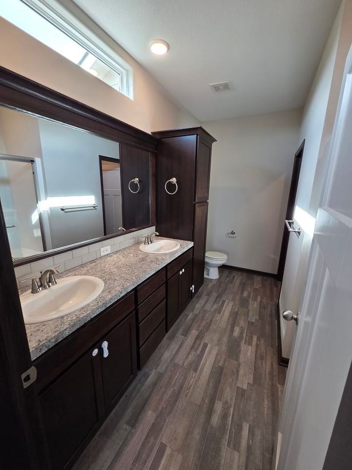 1553 N Aster Cir - Photo 4 of 16
