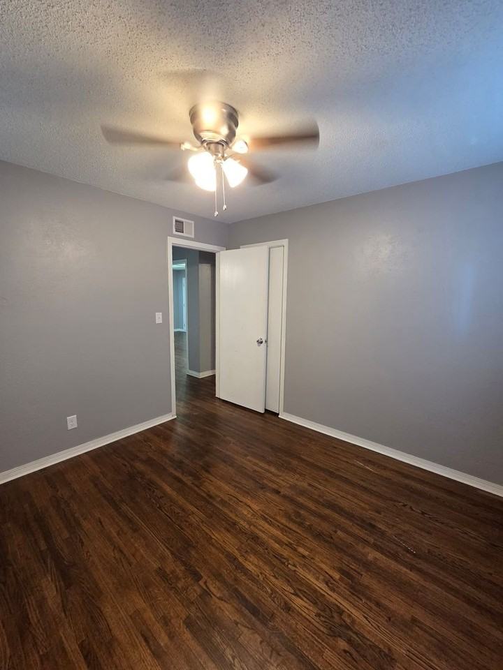 331 W 4th St - Photo 5 of 16