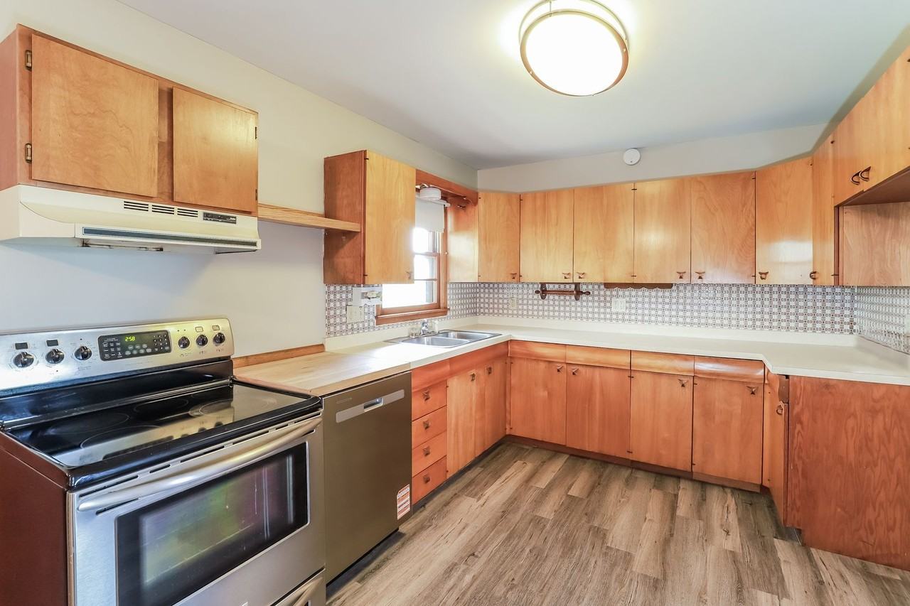 3445 Se 45th St - Photo 7 of 19