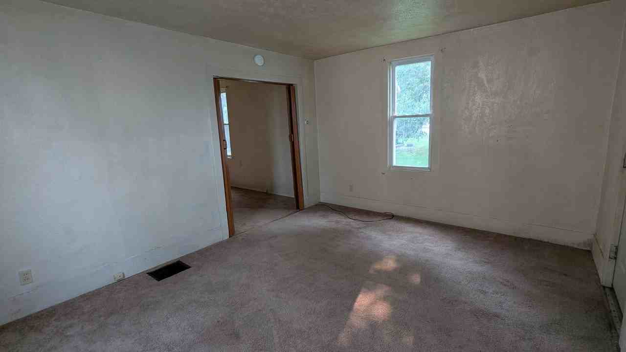 1316 4th St Ne - Photo 5 of 22