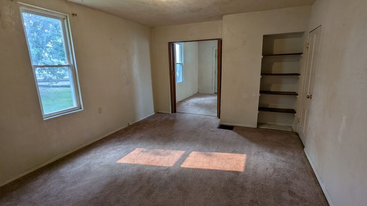 1316 4th St Ne - Photo 7 of 22