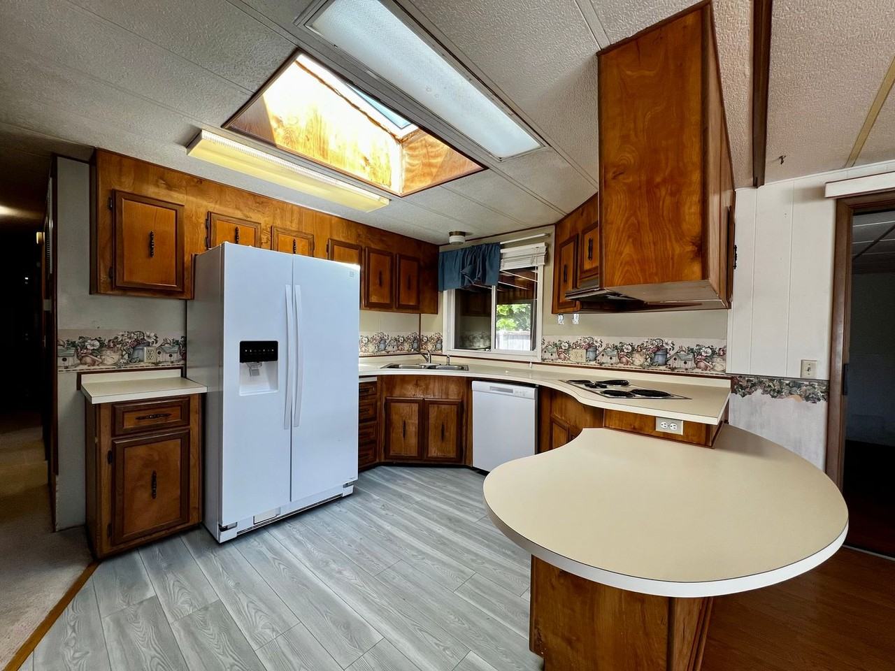 1402 Hickory Rd - Photo 6 of 19