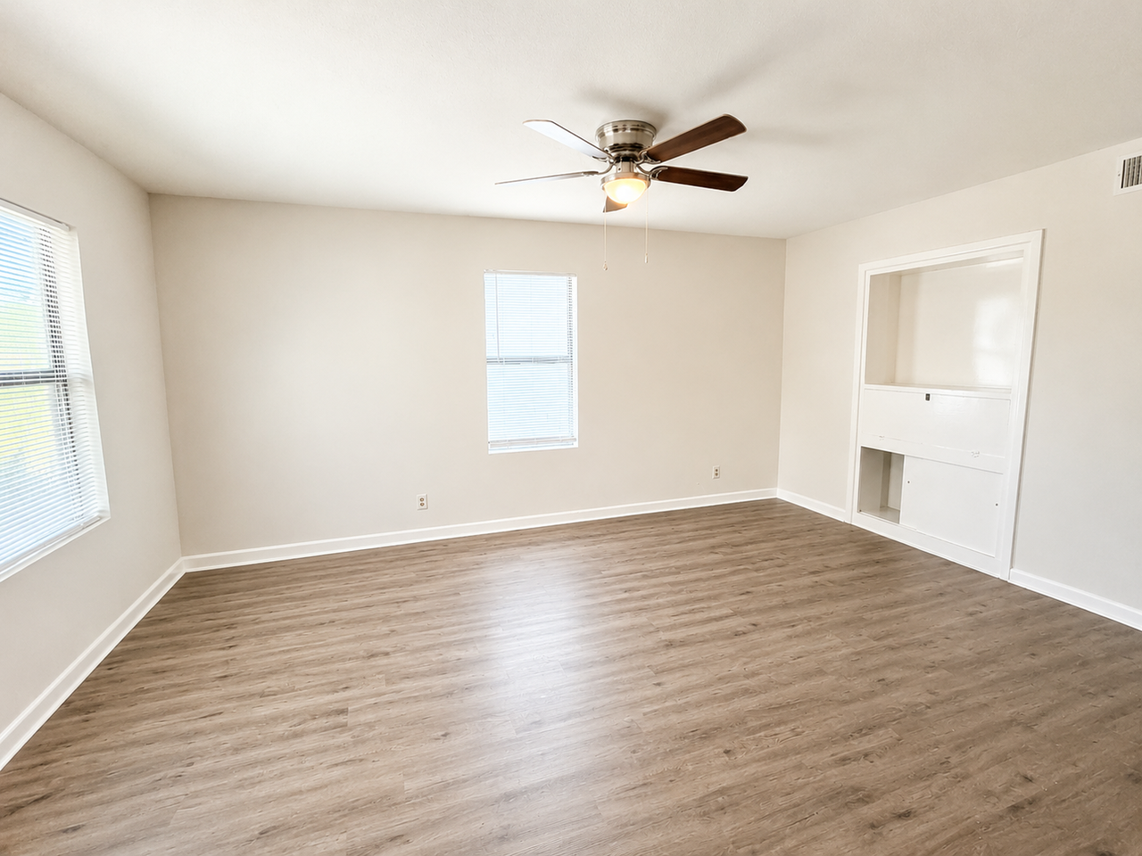 2501 Baylor Ave - Photo 4 of 7