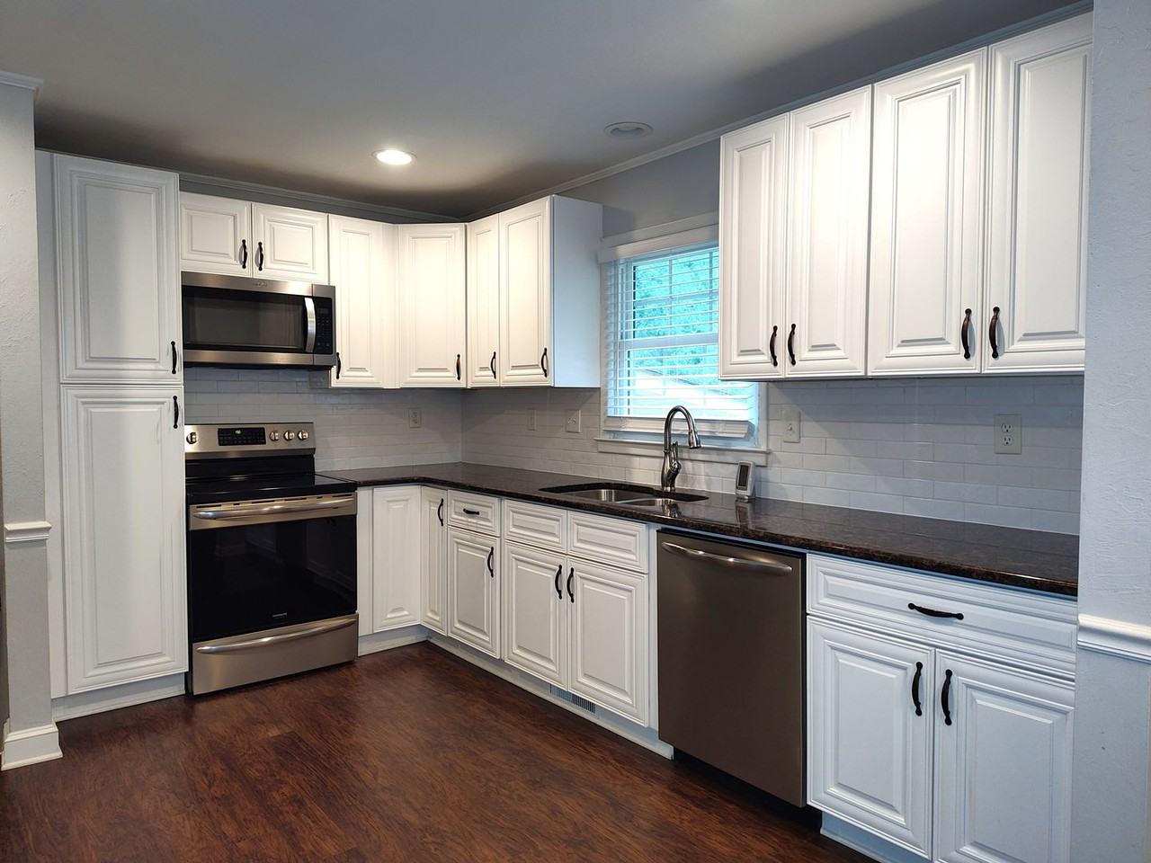 5812 Donegal Dr - Photo 3 of 26