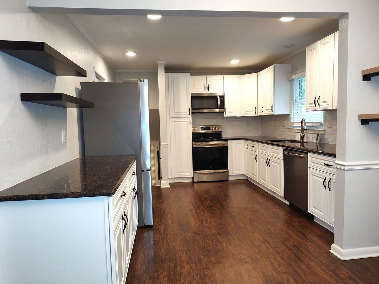 5812 Donegal Dr - Photo 5 of 26