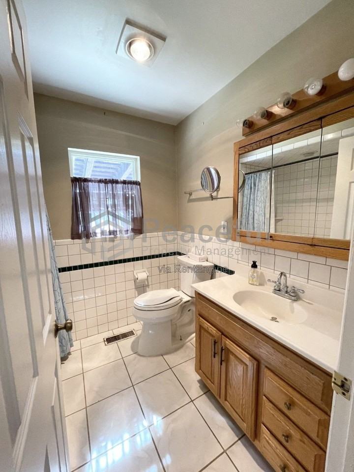 1637 S 800 E - Photo 5 of 12