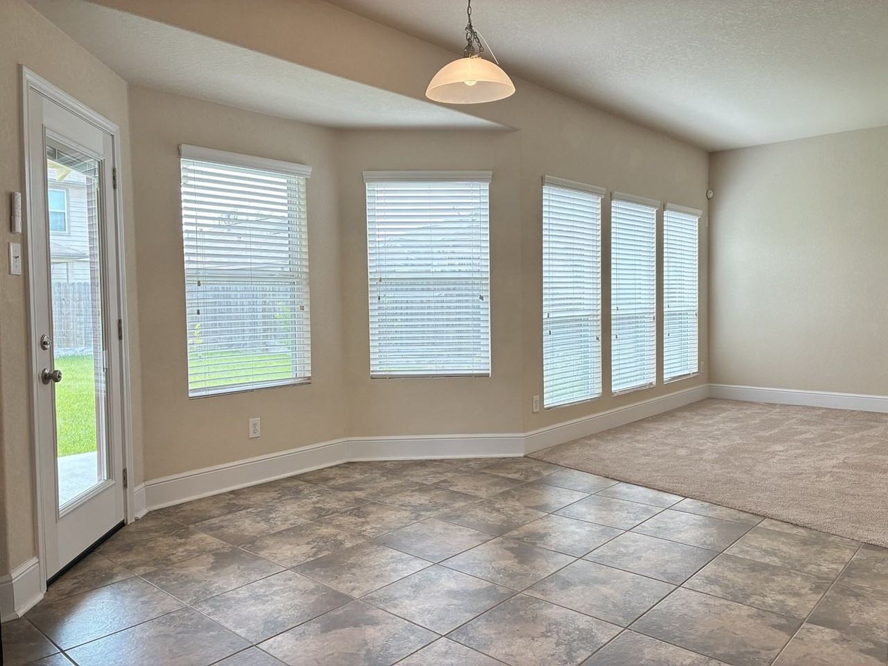 2588 Hallmark Oak St - Photo 6 of 27