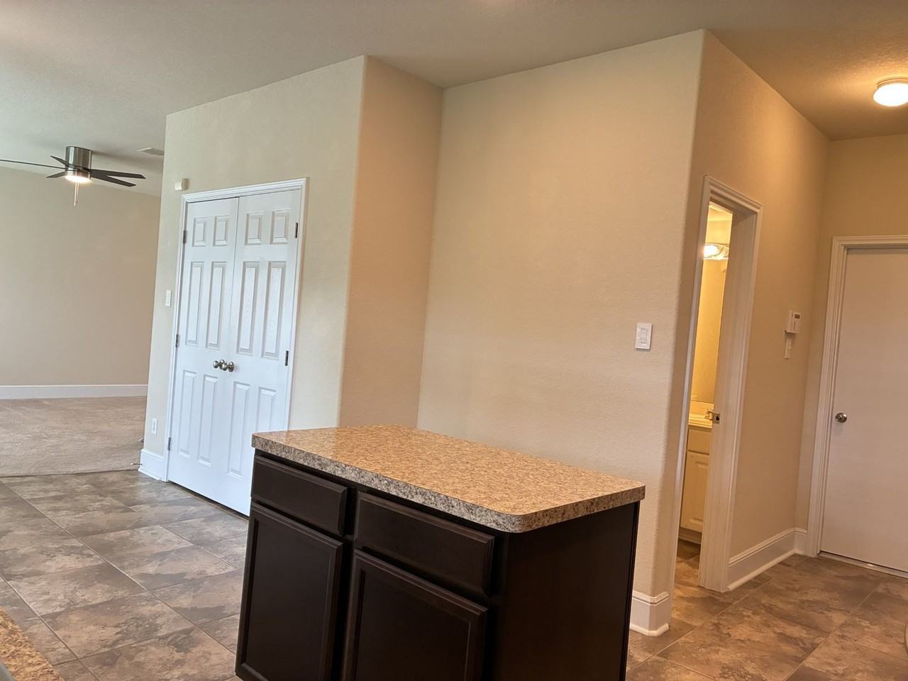 2588 Hallmark Oak St - Photo 7 of 27