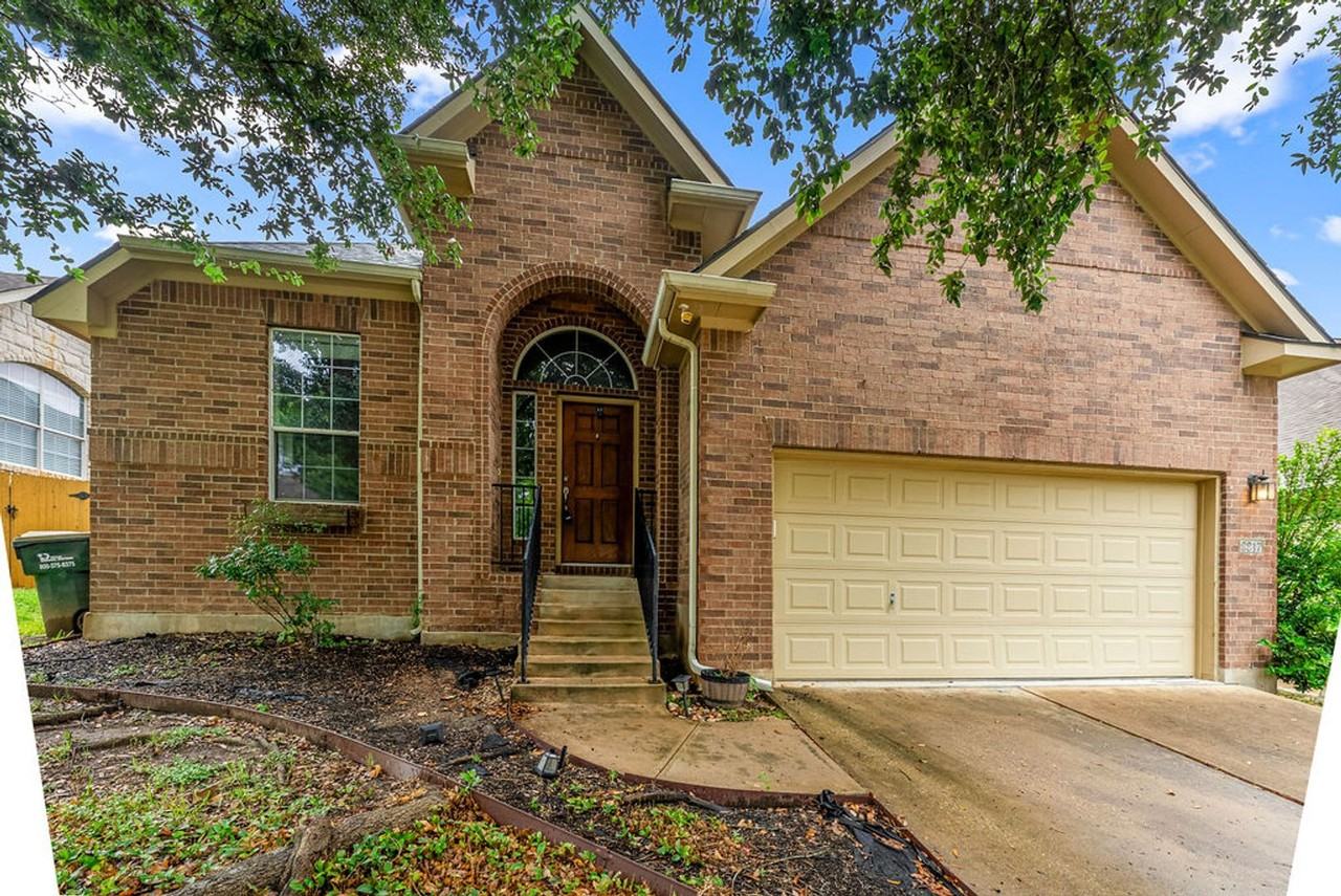 2217 Westfalian Trl - Photo 3 of 20