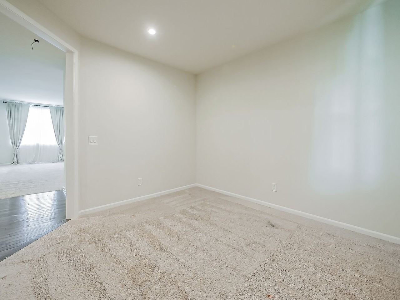 1582 Beachwood Dr - Photo 6 of 50
