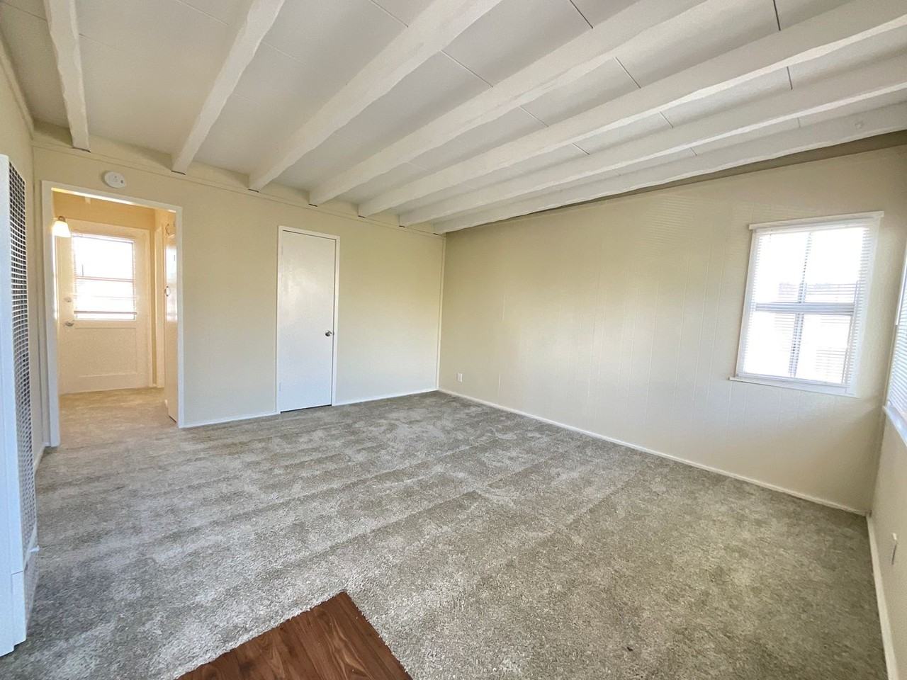 203 Acacia Ave - Photo 2 of 21