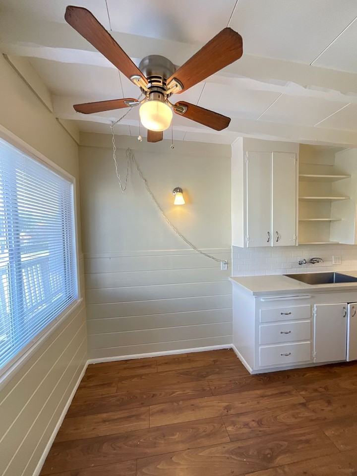 203 Acacia Ave - Photo 6 of 21
