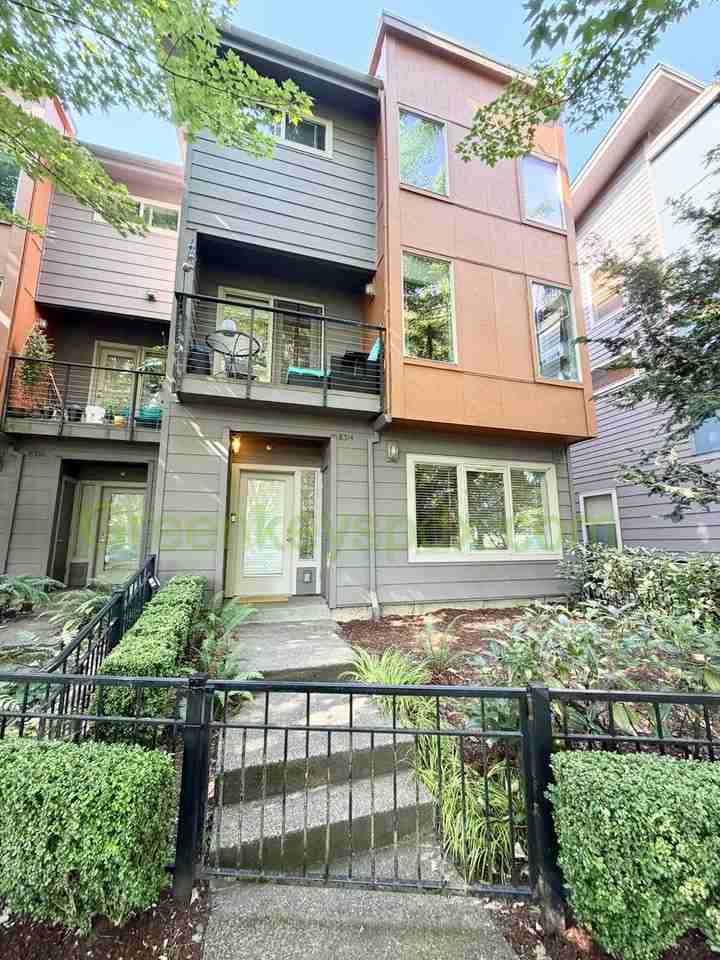 8514 N Central St - Photo 2 of 14