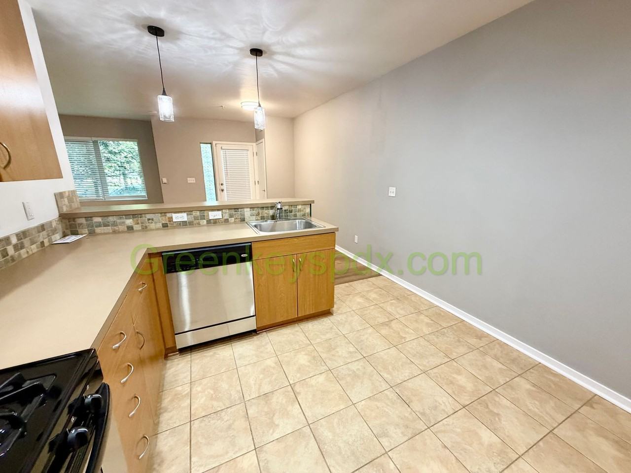 8514 N Central St - Photo 5 of 14