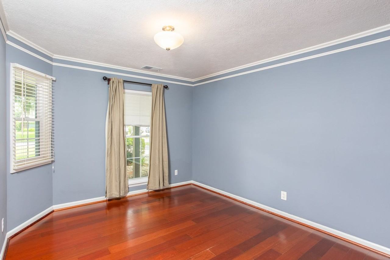 14 Cutty Sark Rd - Photo 3 of 16