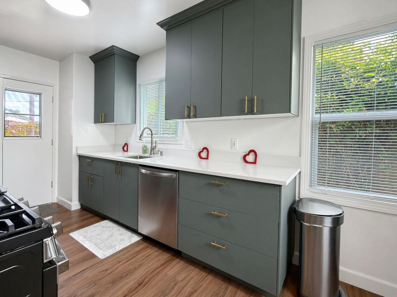 5493 E 29th St - Photo 5 of 32