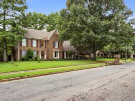 featured image of 743 Grovewood Dr