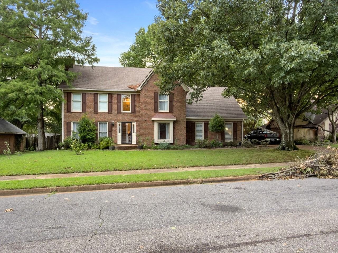 743 Grovewood Dr - Photo 2 of 31