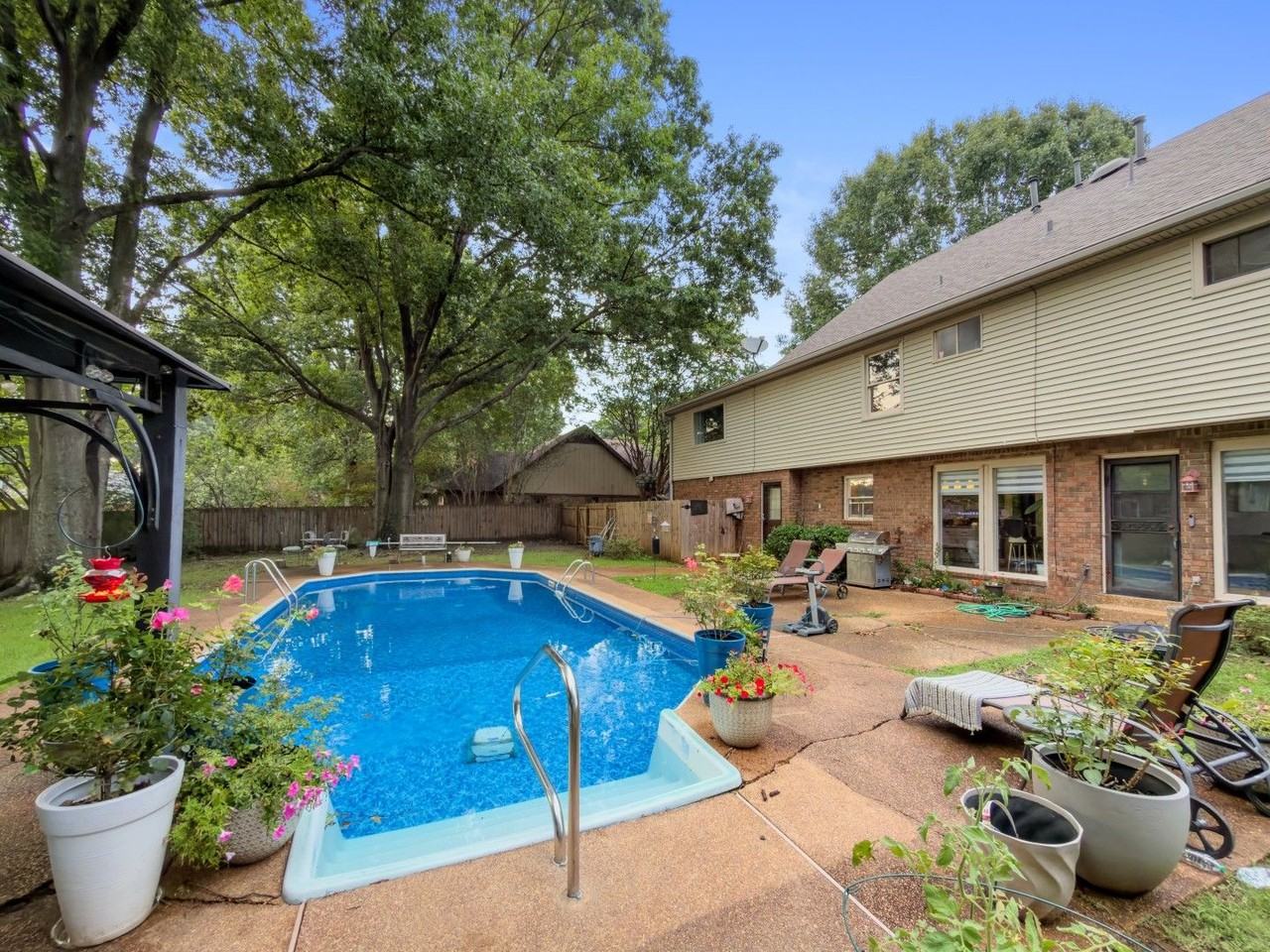 743 Grovewood Dr - Photo 4 of 31