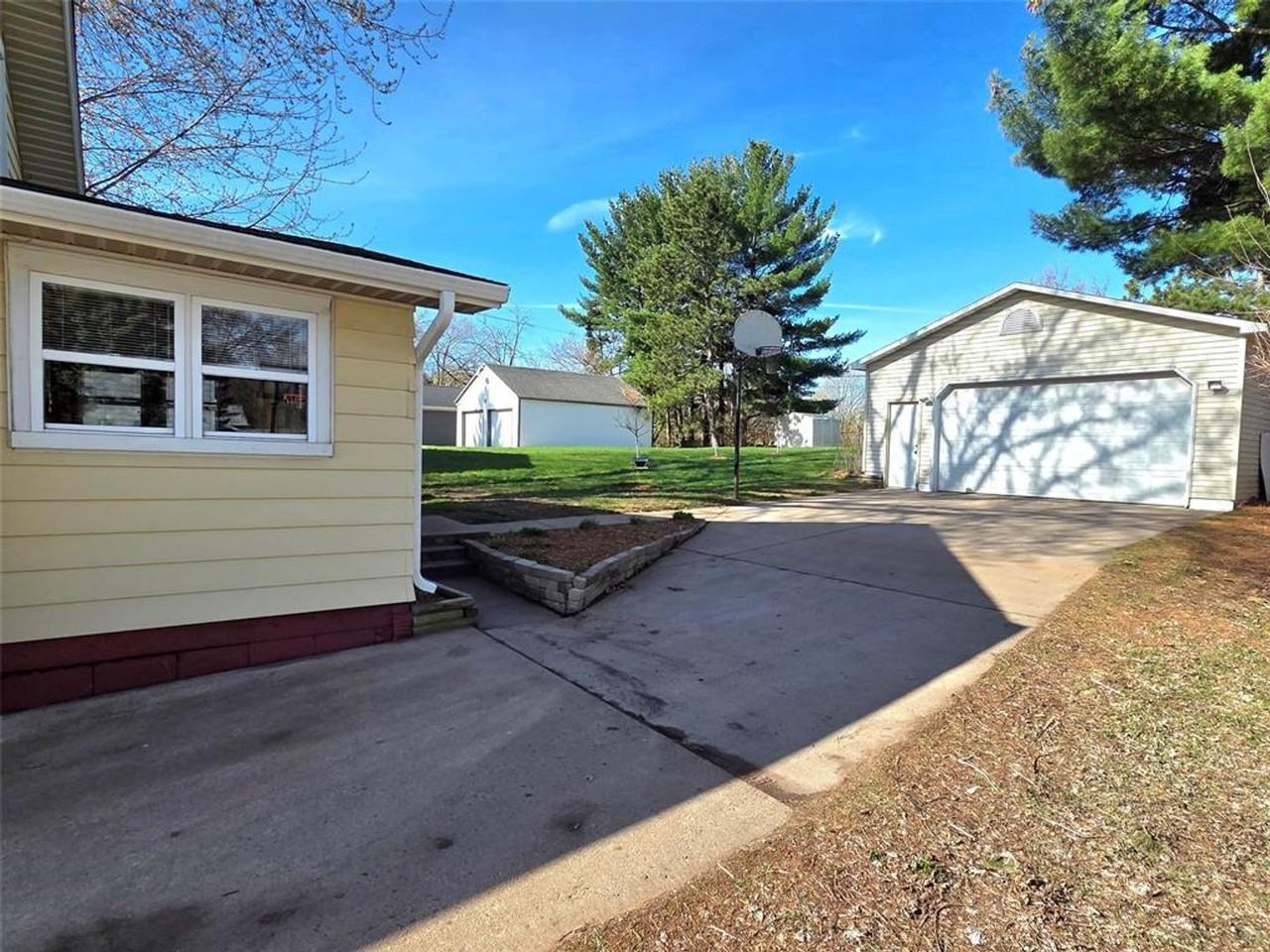 816 Starr Ave - Photo 3 of 25