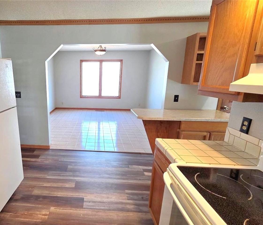 816 Starr Ave - Photo 5 of 25
