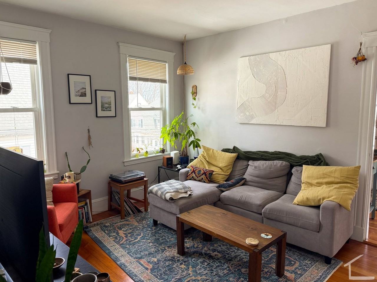 36 Fairbanks St - Photo 3 of 13