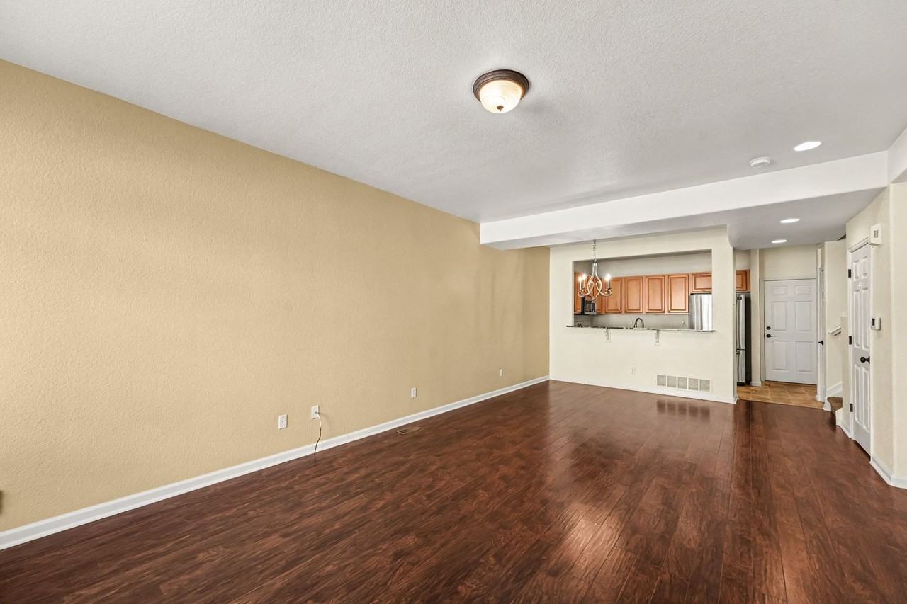 4452 S Auckland Ct - Photo 3 of 25