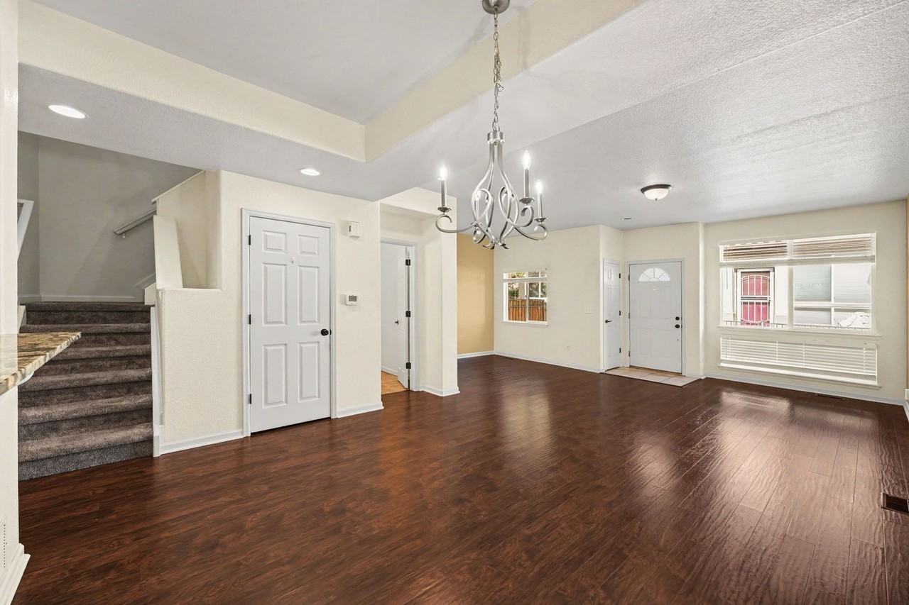 4452 S Auckland Ct - Photo 4 of 25