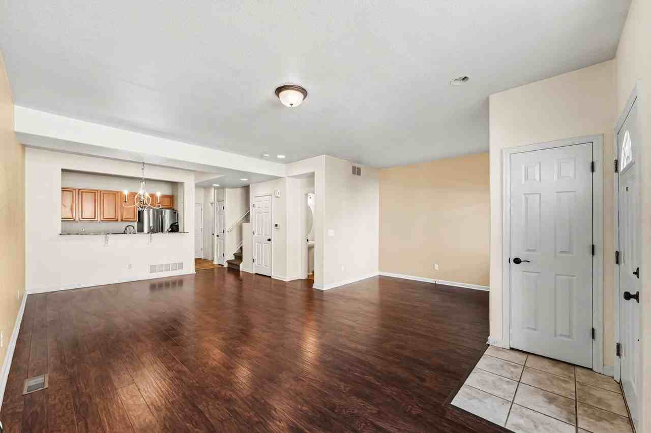 4452 S Auckland Ct - Photo 5 of 25