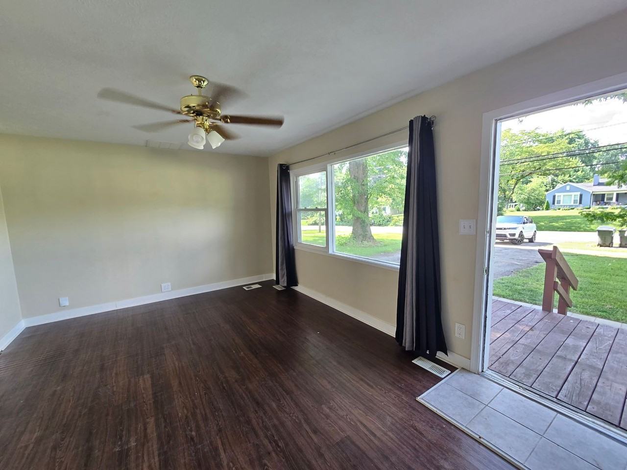 9809 Old Six Mile Ln - Photo 7 of 50