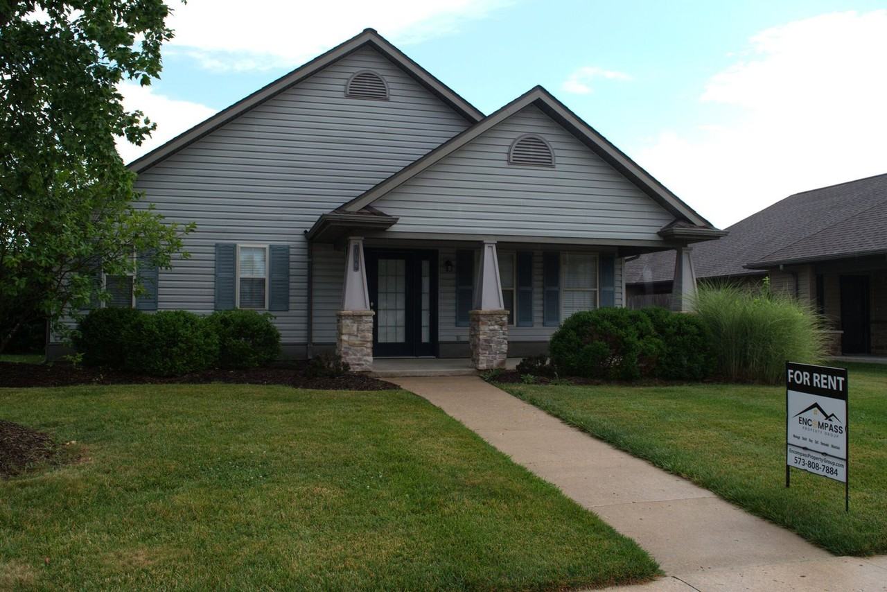 106 Corcoran Dr - Photo 2 of 27